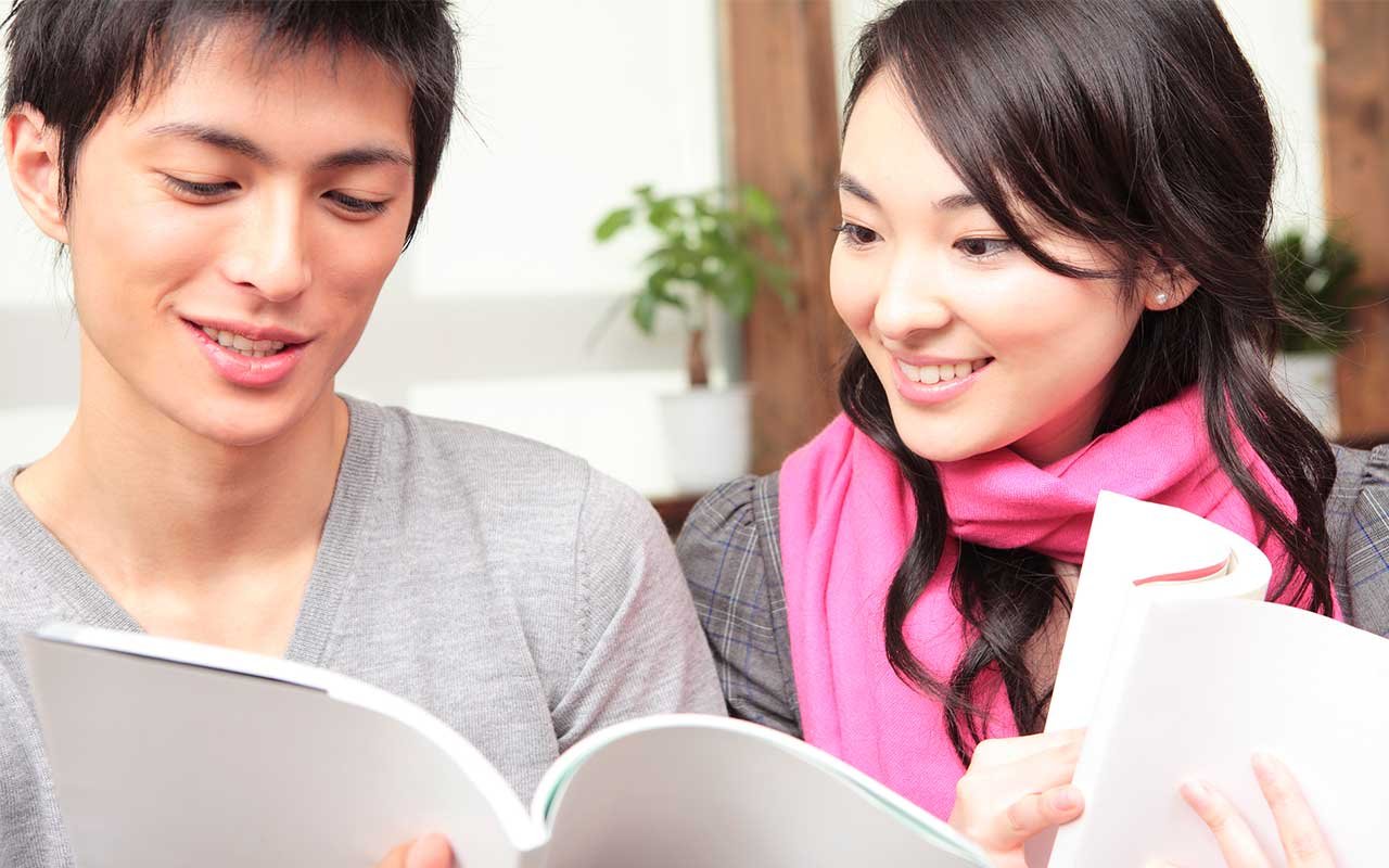 happy chinese students learning english