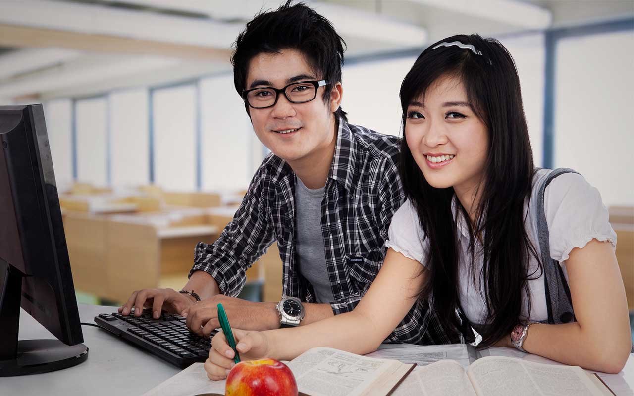 happy chinese students learning english