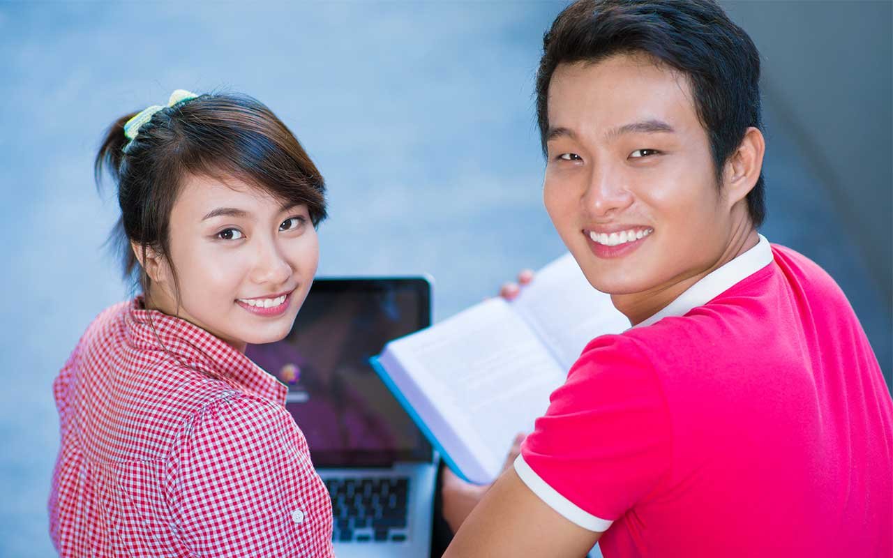 happy chinese students learning english